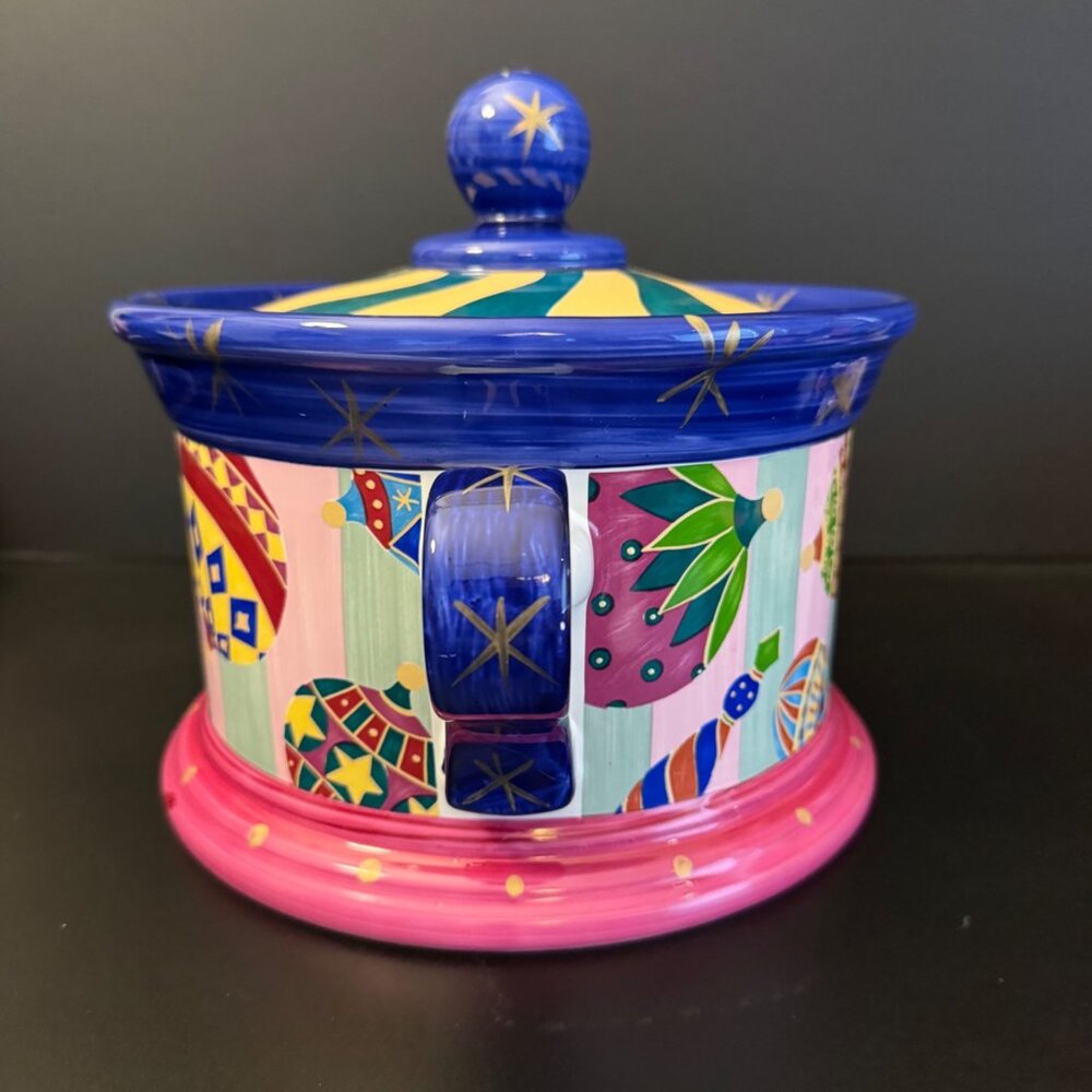 The Essex Collection Kaleidoscope Pattern Round Covered Casserole 8 3/4" - Picture 3 of 14